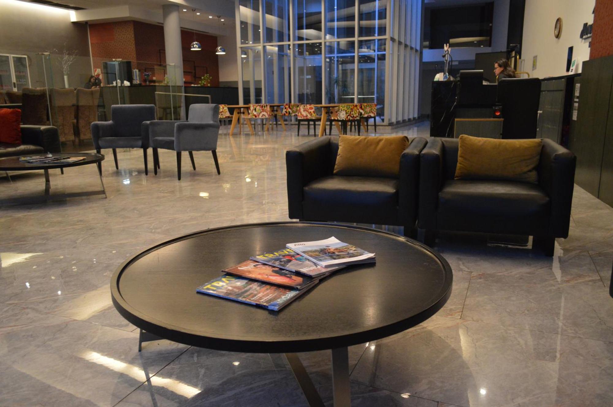Howard Johnson Buenos Aires Abasto Exterior foto